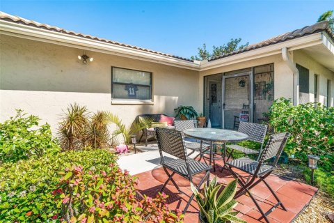 Villa ou maison à vendre à Sarasota, Floride: 2 chambres, 124.49 m2 № 1515740 - photo 7