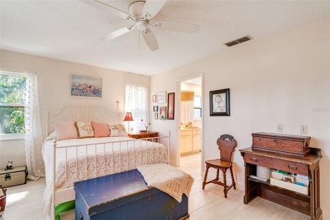 Villa ou maison à vendre à Sarasota, Floride: 2 chambres, 124.49 m2 № 1515740 - photo 15