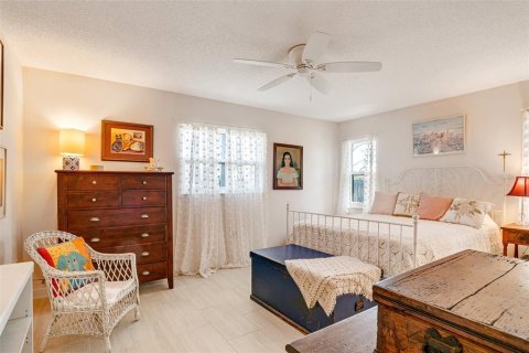 Villa ou maison à vendre à Sarasota, Floride: 2 chambres, 124.49 m2 № 1515740 - photo 12