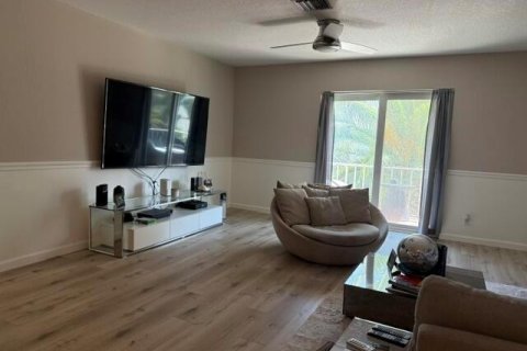 Condo in Boynton Beach, Florida, 2 bedrooms  № 2382919 - photo 4
