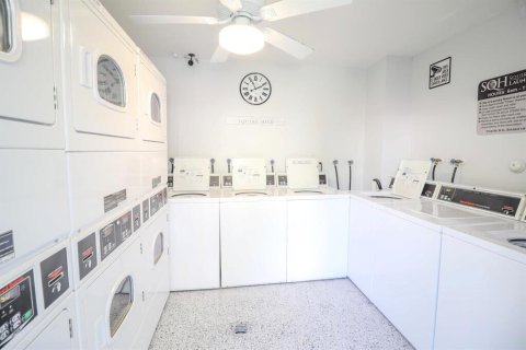 Condo in Boynton Beach, Florida, 2 bedrooms  № 2382919 - photo 13