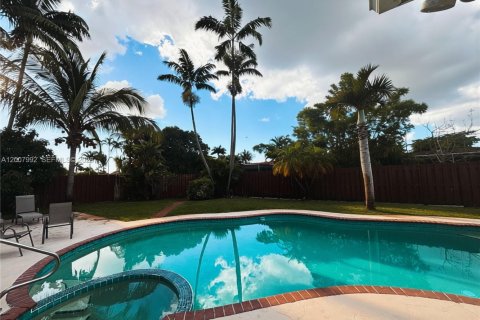 Villa ou maison à vendre à Hollywood, Floride: 4 chambres, 182.74 m2 № 2071890 - photo 13