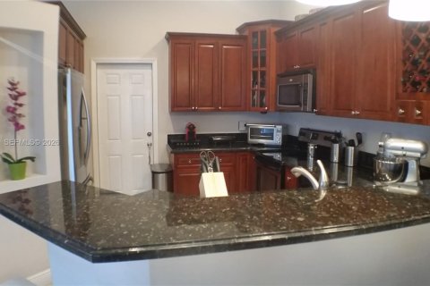 House in Weston, Florida 3 bedrooms, 125.7 sq.m. № 2009810 - photo 9