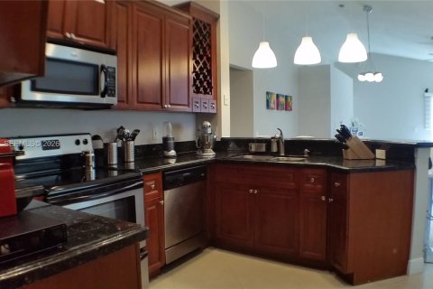 House in Weston, Florida 3 bedrooms, 125.7 sq.m. № 2009810 - photo 10