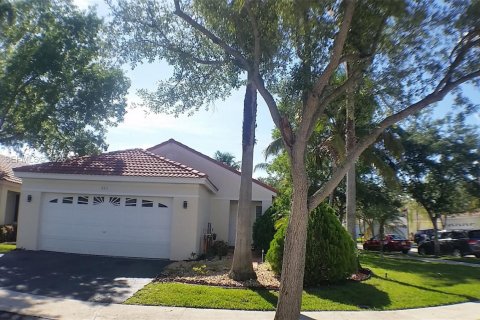 House in Weston, Florida 3 bedrooms, 125.7 sq.m. № 2009810