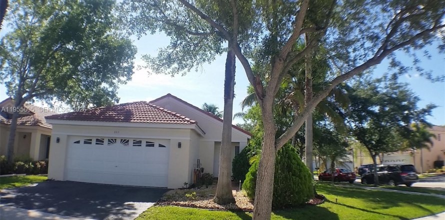 House in Weston, Florida 3 bedrooms, 125.7 sq.m. № 2009810