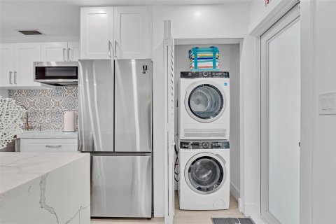 Купить виллу или дом в Форт-Лодердейл, Флорида 4 спальни, 117.24м2, № 1976582 - фото 30