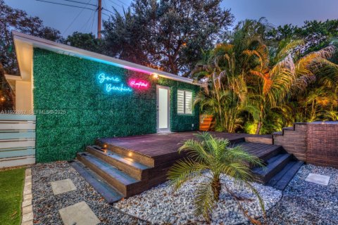 Купить виллу или дом в Форт-Лодердейл, Флорида 4 спальни, 117.24м2, № 1976582 - фото 2