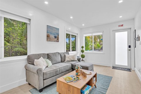 Купить виллу или дом в Форт-Лодердейл, Флорида 4 спальни, 117.24м2, № 1976582 - фото 17