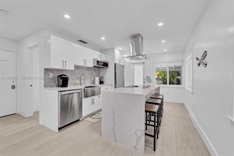 Купить виллу или дом в Форт-Лодердейл, Флорида 4 спальни, 117.24м2, № 1976582 - фото 27