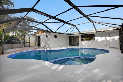 Купить виллу или дом в Пемброк-Пайнс, Флорида 3 спальни, 145.39м2, № 1991112 - фото 7