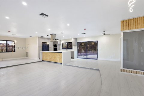 Купить виллу или дом в Пемброк-Пайнс, Флорида 3 спальни, 145.39м2, № 1991112 - фото 14