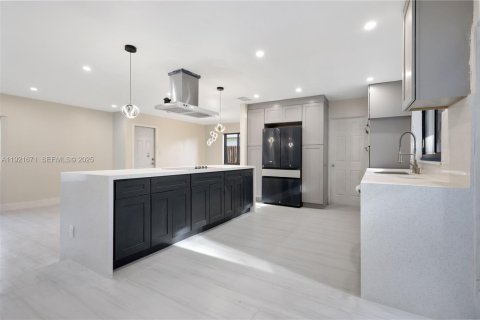 Купить виллу или дом в Пемброк-Пайнс, Флорида 3 спальни, 145.39м2, № 1991112 - фото 13