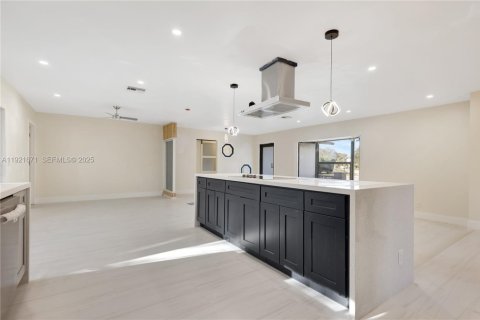 Купить виллу или дом в Пемброк-Пайнс, Флорида 3 спальни, 145.39м2, № 1991112 - фото 18