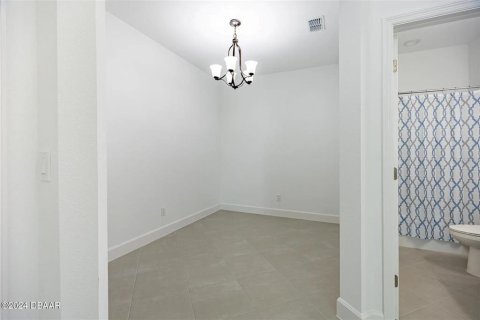 House in Daytona Beach, Florida 2 bedrooms, 128.02 sq.m. № 1801910 - photo 25
