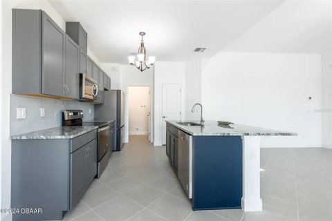 House in Daytona Beach, Florida 2 bedrooms, 128.02 sq.m. № 1801910 - photo 11
