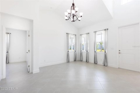 House in Daytona Beach, Florida 2 bedrooms, 128.02 sq.m. № 1801910 - photo 4