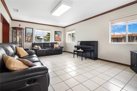 Купить виллу или дом в Хайалиа, Флорида 4 спальни, 182.18м2, № 2049150 - фото 17