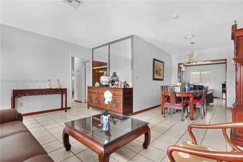 Купить виллу или дом в Хайалиа, Флорида 4 спальни, 182.18м2, № 2049150 - фото 10