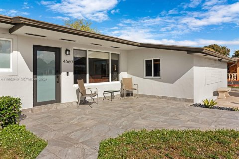 Купить виллу или дом в Хайалиа, Флорида 4 спальни, 182.18м2, № 2049150 - фото 2