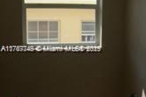 Condominio en venta en Miami Beach, Florida, 44.13 m2 № 1701123 - foto 11
