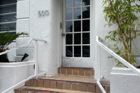 Condominio en venta en Miami Beach, Florida, 44.13 m2 № 1701123 - foto 1