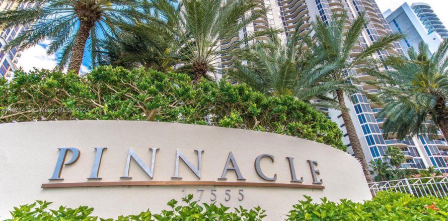 Condominio en Sunny Isles Beach, Florida, 2 dormitorios № 1933779