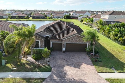 Villa ou maison à louer à Bradenton, Floride: 4 chambres, 207.26 m2 № 2425272 - photo 4