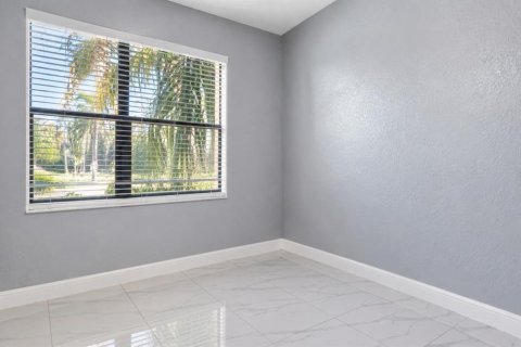 Villa ou maison à louer à Bradenton, Floride: 4 chambres, 207.26 m2 № 2425272 - photo 22