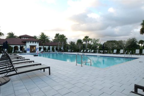 Villa ou maison à louer à Bradenton, Floride: 4 chambres, 207.26 m2 № 2425272 - photo 9