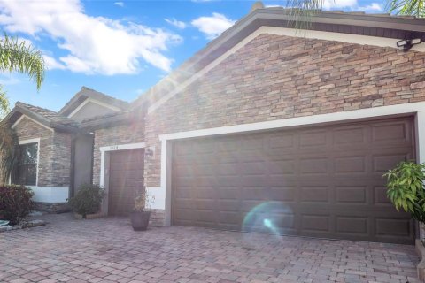 Villa ou maison à louer à Bradenton, Floride: 4 chambres, 207.26 m2 № 2425272 - photo 6