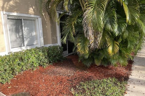 Condo in Tequesta, Florida, 2 bedrooms  № 1057890 - photo 1
