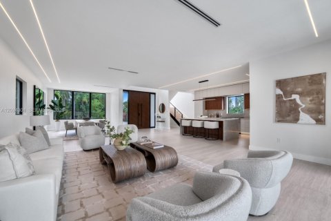 Casa en venta en Hollywood, Florida, 4 dormitorios, 294.41 m2 № 2383109 - foto 4