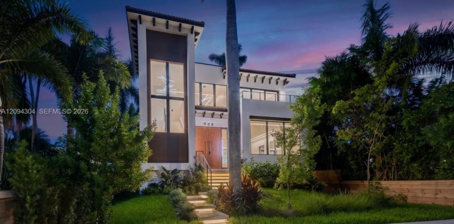 Casa en Hollywood, Florida 4 dormitorios, 294.41 m2 № 2383109