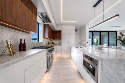 Casa en venta en Hollywood, Florida, 4 dormitorios, 294.41 m2 № 2383109 - foto 11