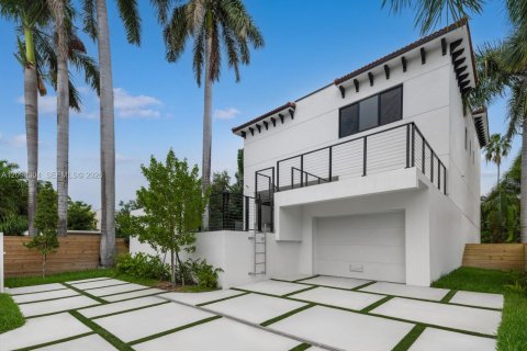 Casa en venta en Hollywood, Florida, 4 dormitorios, 294.41 m2 № 2383109 - foto 19