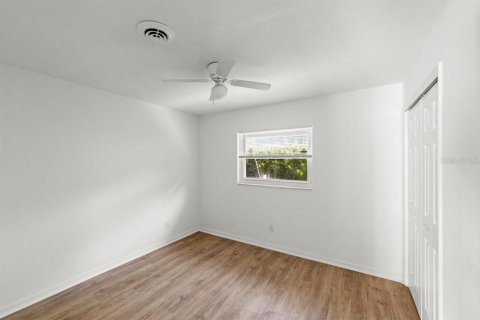 House in Orlando, Florida 5 bedrooms, 210.89 sq.m. № 1880568 - photo 13