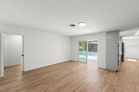 House in Orlando, Florida 5 bedrooms, 210.89 sq.m. № 1880568 - photo 10