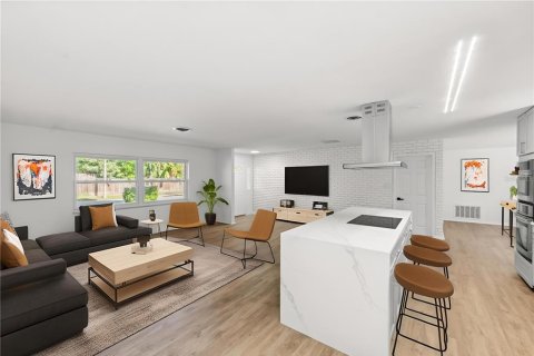 House in Orlando, Florida 5 bedrooms, 210.89 sq.m. № 1880568 - photo 3