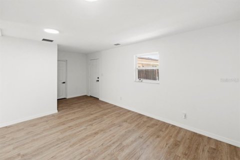 House in Orlando, Florida 5 bedrooms, 210.89 sq.m. № 1880568 - photo 26