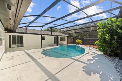 House in Orlando, Florida 5 bedrooms, 210.89 sq.m. № 1880568 - photo 23