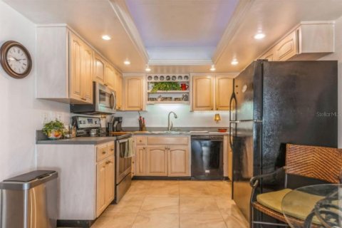 Casa en venta en Clearwater, Florida, 2 dormitorios, 151.8 m2 № 1894153 - foto 8