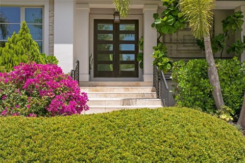 Casa en venta en Tampa, Florida, 4 dormitorios, 477.33 m2 № 1773532 - foto 3
