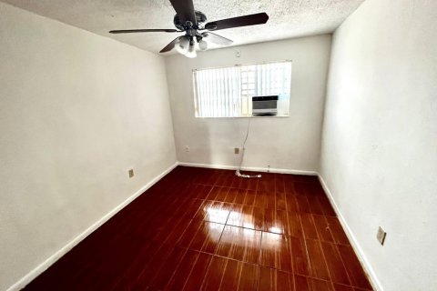 Apartamento en alquiler en Miami, Florida, 1 dormitorio, 60.39 m2 № 2078207 - foto 4