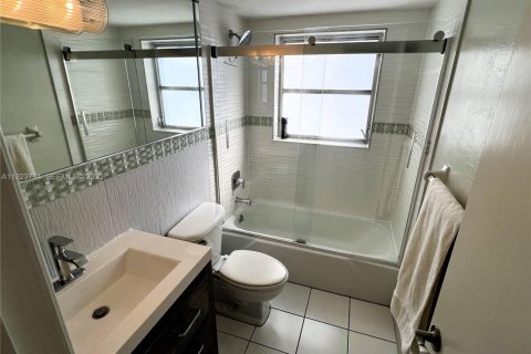 Condominio en venta en Hollywood, Florida, 2 dormitorios, 92.16 m2 № 1983051 - foto 19