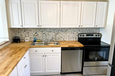 Condominio en venta en Hollywood, Florida, 2 dormitorios, 92.16 m2 № 1983051 - foto 8