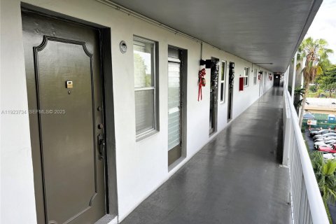 Condominio en venta en Hollywood, Florida, 2 dormitorios, 92.16 m2 № 1983051 - foto 5