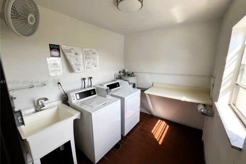 Condominio en venta en Hollywood, Florida, 2 dormitorios, 92.16 m2 № 1983051 - foto 25