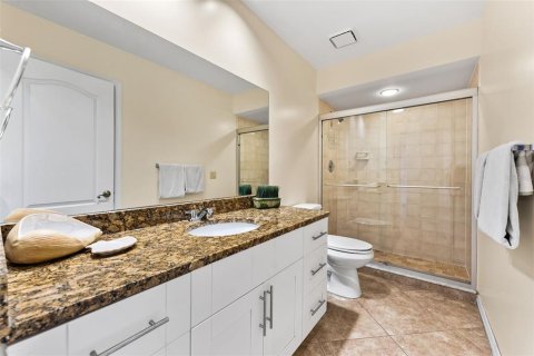House in Cape Coral, Florida 4 bedrooms, 244.24 sq.m. № 1887058 - photo 18