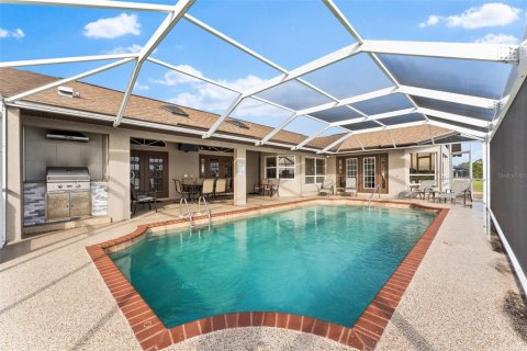 House in Cape Coral, Florida 4 bedrooms, 244.24 sq.m. № 1887058 - photo 27